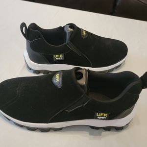 Nwot UFK Sport men walking shoes Sz 6.5 (39) Blk Suede